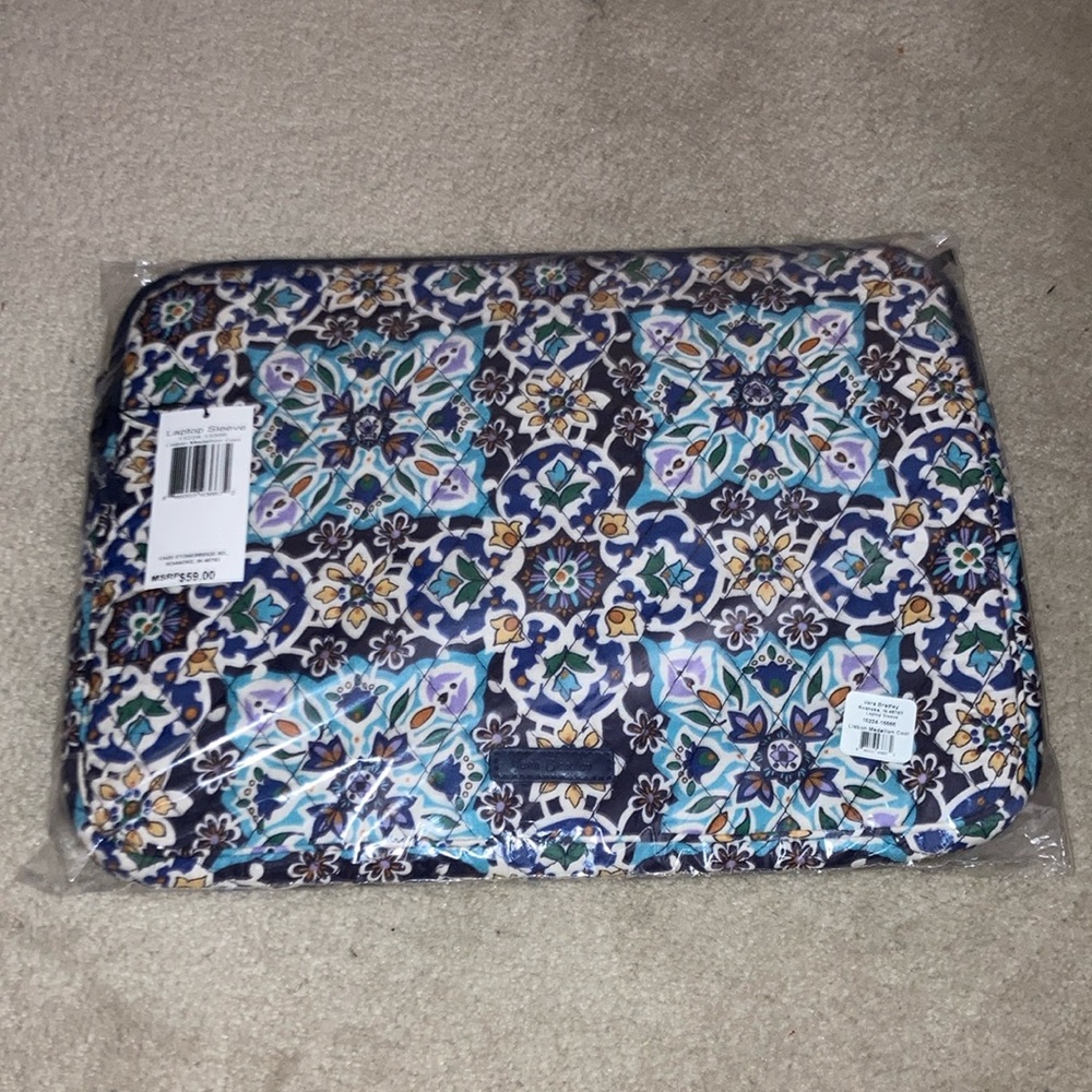 NWT Vera Bradley laptop sleeve